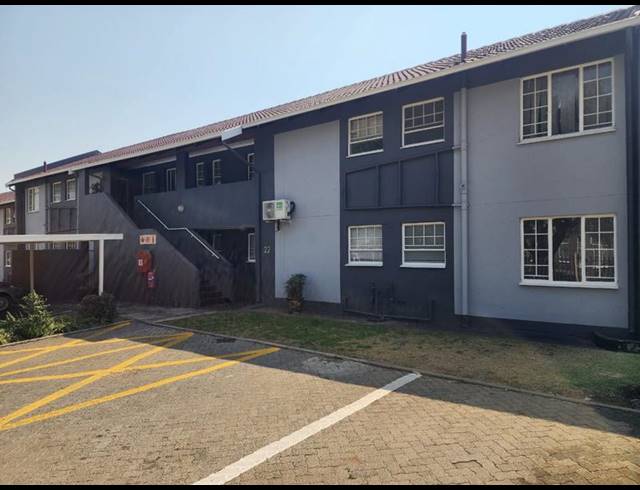 3 BEDROOM TOWNHOUSE FOR SALE IN VERWOERDPARK